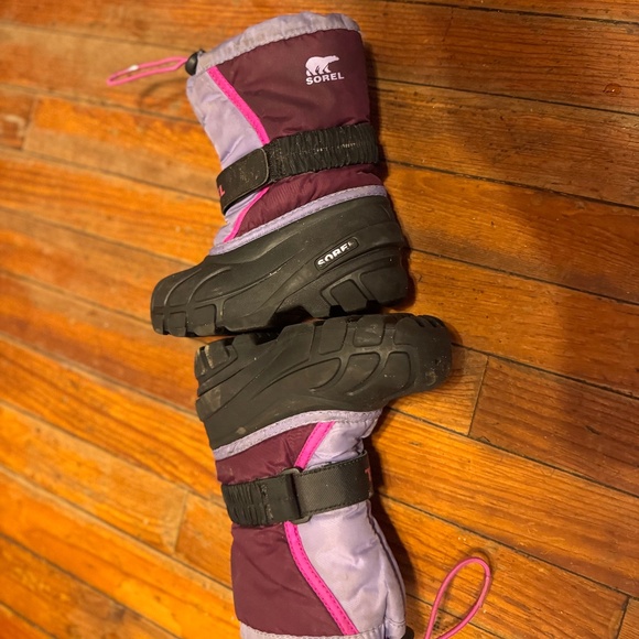 Sorel Boots toddler size 9 purple